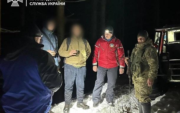 Двоє молодиків три дні блукали горами у пошуках кордону