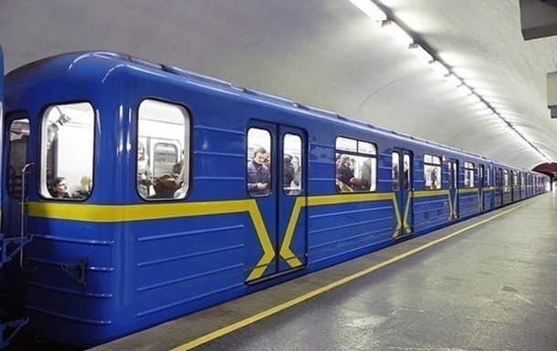 Новини Києва - У Києві на станції метро Дорогожичі знайшли тіло чоловіка