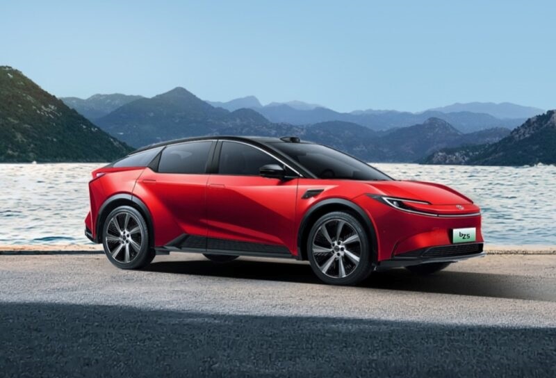 Авто новини - Toyota випустила електричний купе-кросовер bZ5 в Китаї