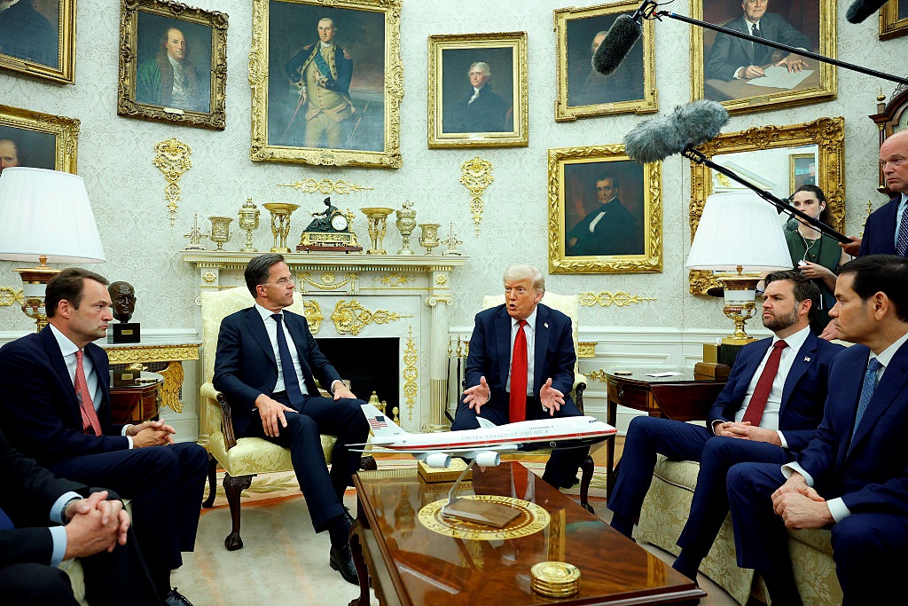 Новини світу - Зброя США готова до відправки в Україну - ЗМІ