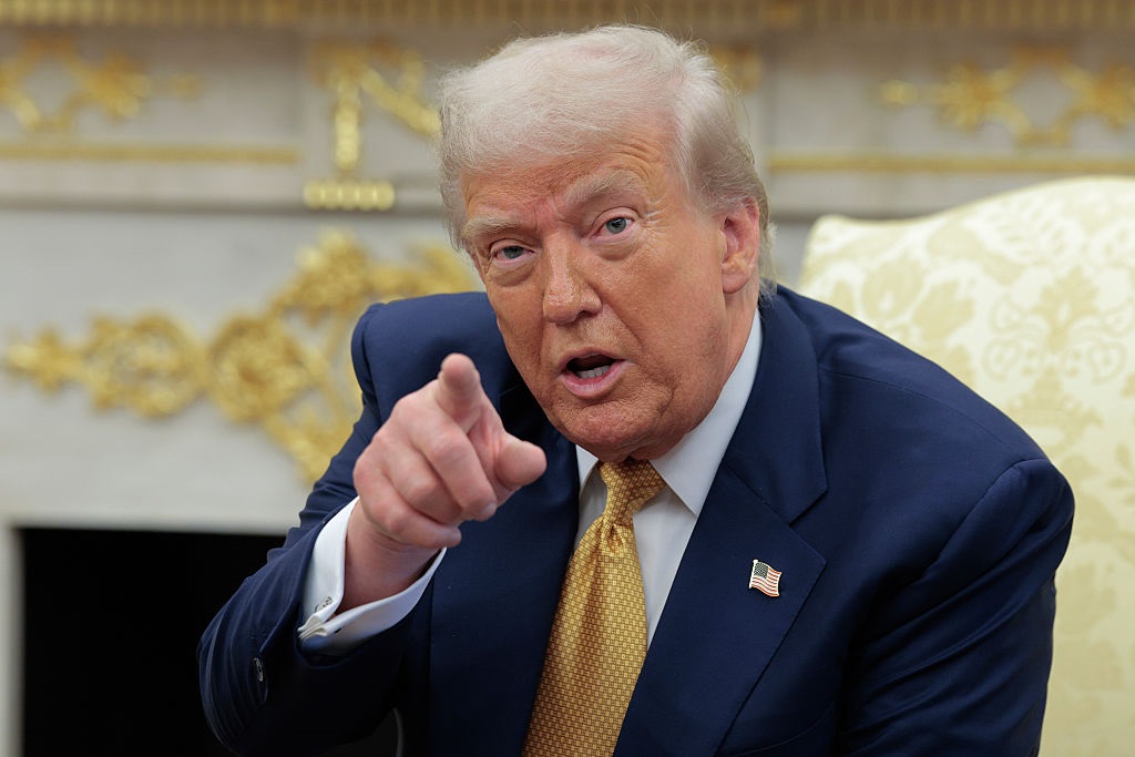 Трамп “відповів” на погрози Медведєва указом