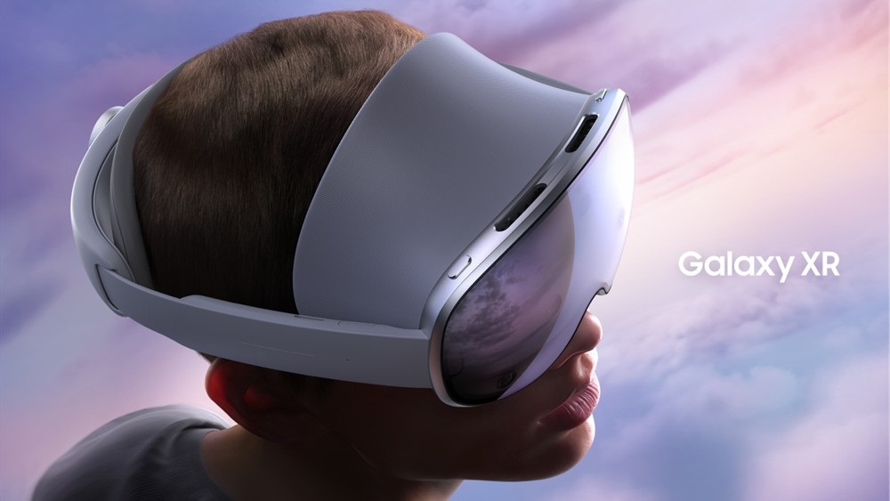 Технології - Samsung випустила вдвічі дешевшого конкурента Apple Vision Pro