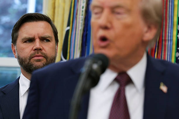 Новини світу - Трамп ще вирішує щодо Tomahawk для України - Венс