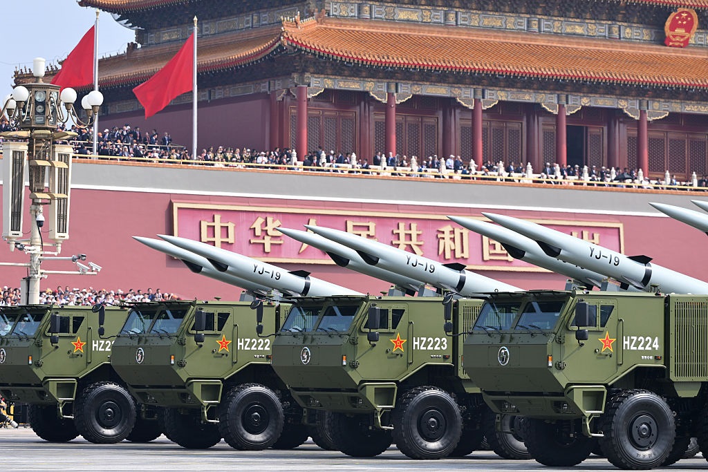 Новини світу - Китай збільшив площу для виробництва ракет і обігнав США - CNN