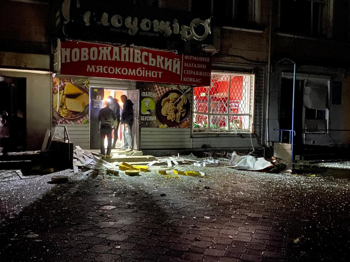 Новини України - У Новгород-Сіверському показали наслідки нічного удару по центру міста