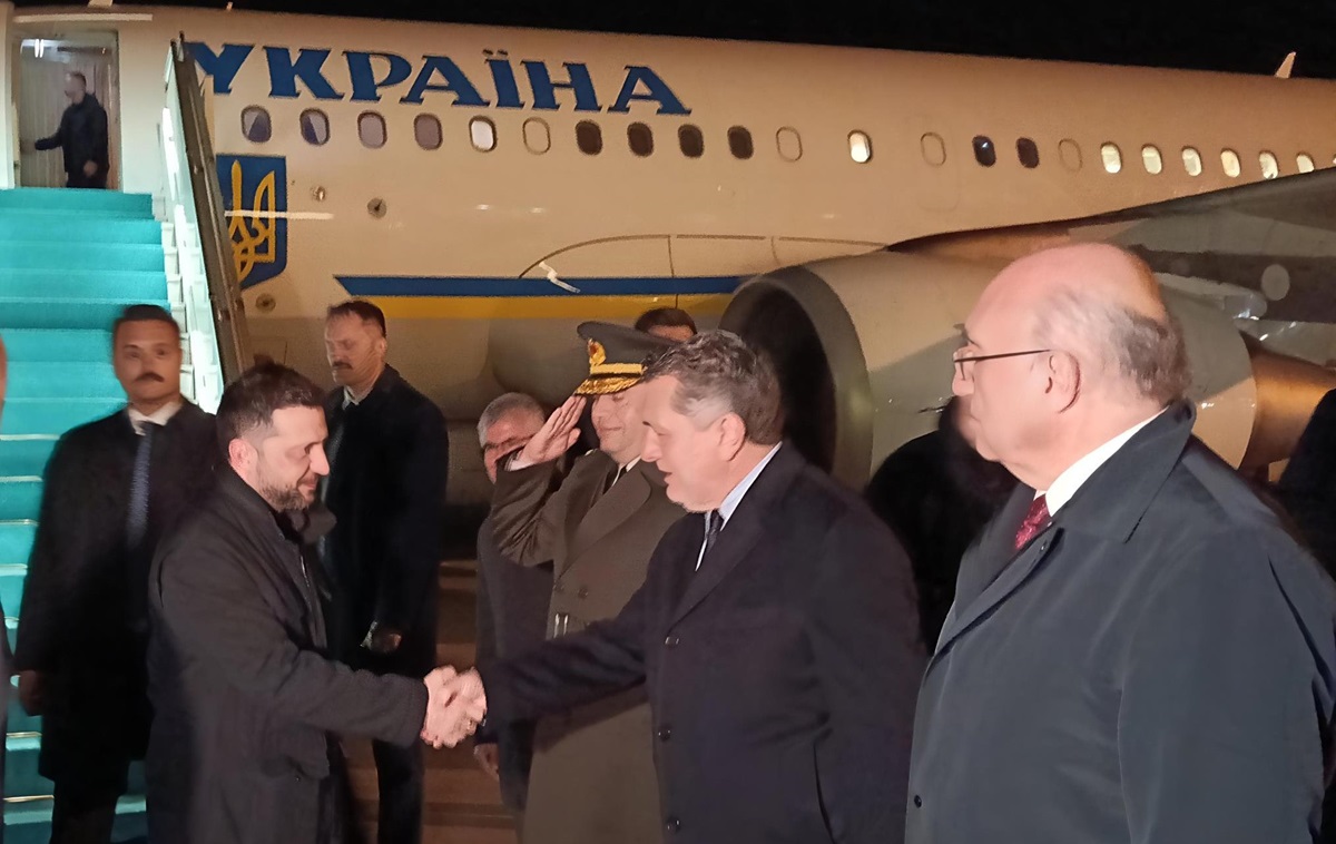 Новини політики - Зеленський прибув в Анкару, де його зустрів Умєров