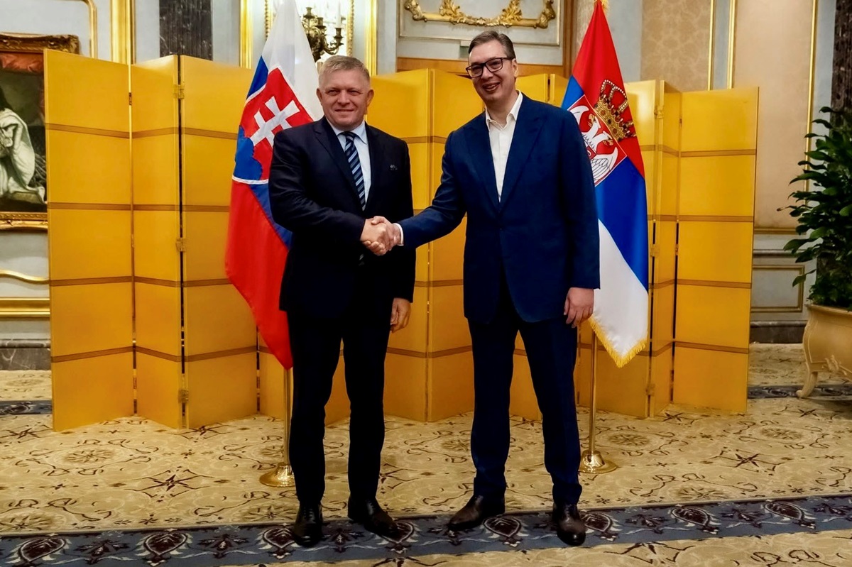 Новини світу - Фіцо поскаржився на невдалий старт саміту в Брюсселі і пошкоджений літак