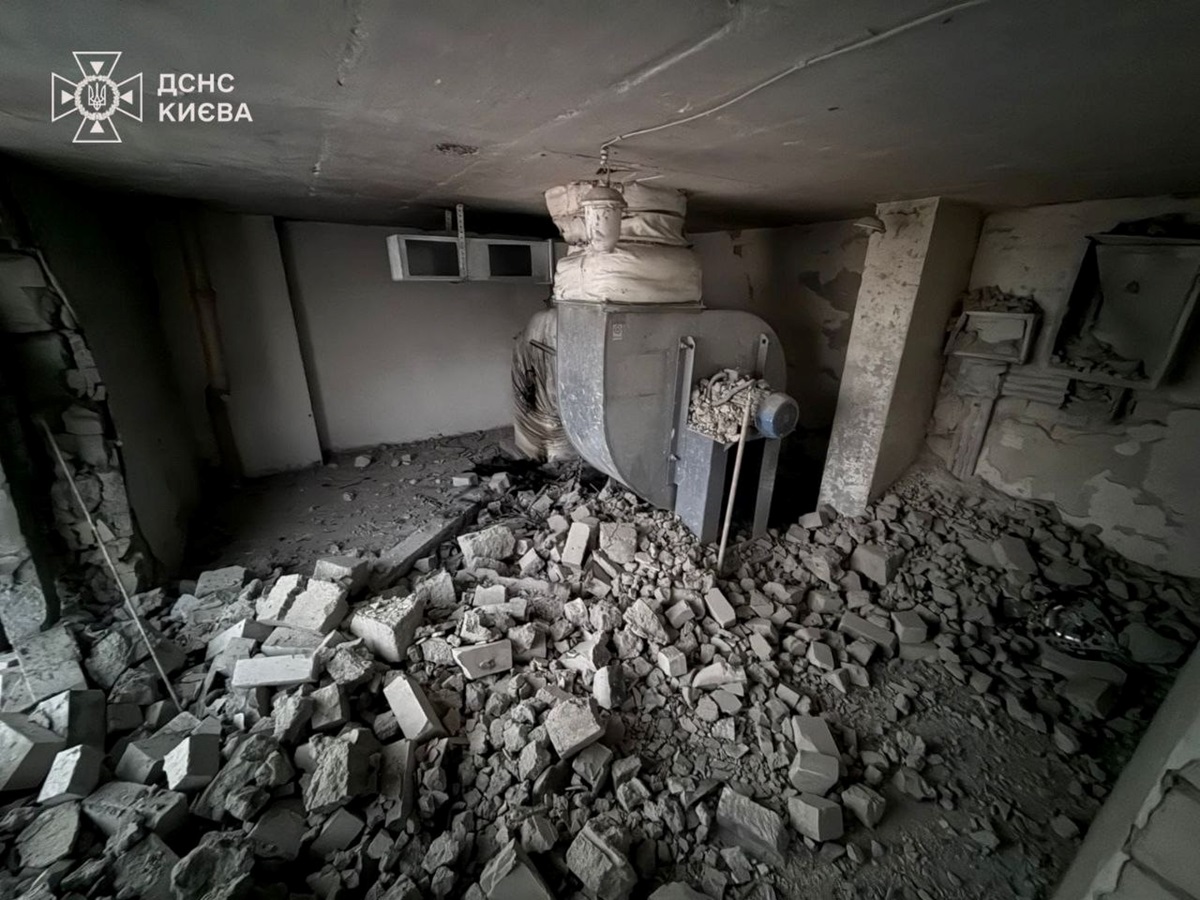 Новини Києва - У Києві уламки БпЛА впали на житловий будинок